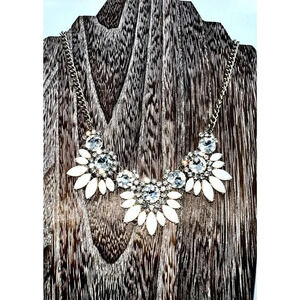 Rhinestone Statement Necklace Flower Shapes Gold Tone